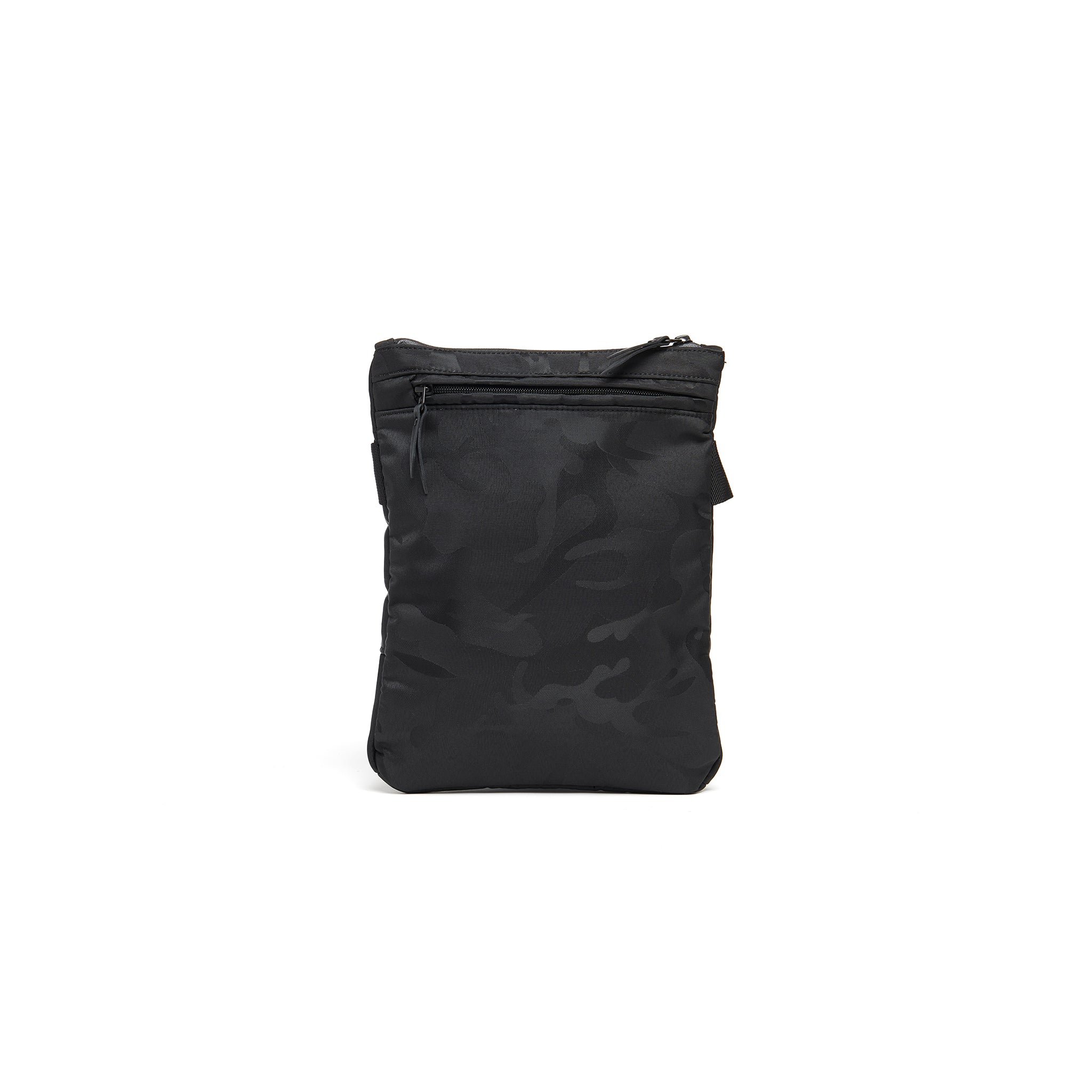 Mueslii crossbody,  made of jacquard  waterproof nylon, pattern camouflage, color black, back view.