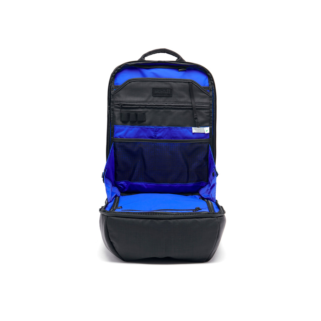 Mueslii travel backpack, made of water resistant canvas nylon, with a laptop compartment, cabin luggage, color black, inside view.